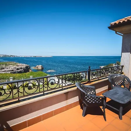4 Bedrooms House At 80 M Away From The With Sea View And Enclosed Garden Casa de Férias