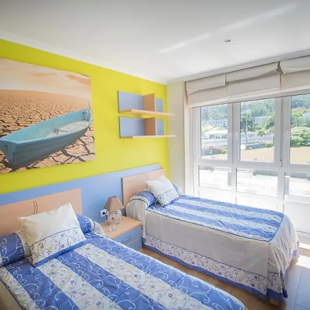 4 Bedrooms House At 80 M Away From The With Sea View And Enclosed Garden * Burela