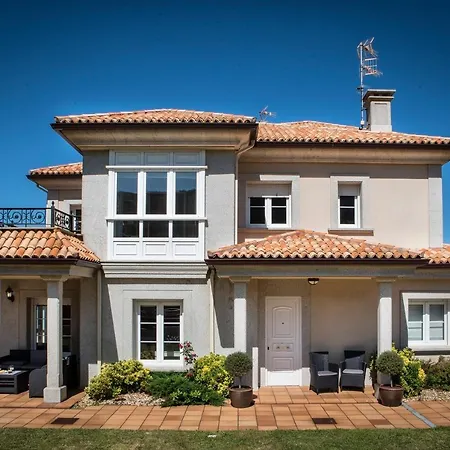 4 Bedrooms House At 80 M Away From The With Sea View And Enclosed Garden *